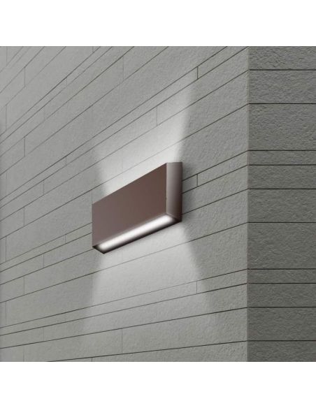 Aplique de pared, HAMMER LED color marrón, luz dual 2x12W. Luz blanca neutra.